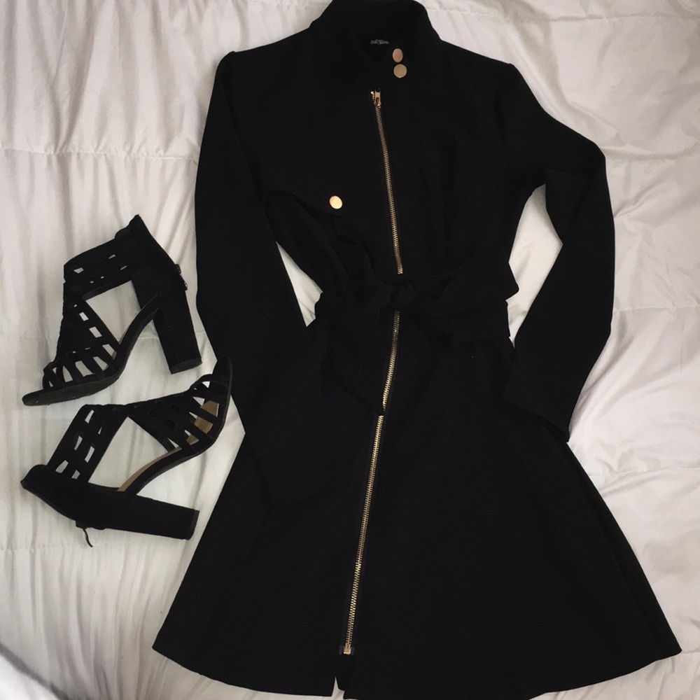 Knee length black and gold classy dress❤️